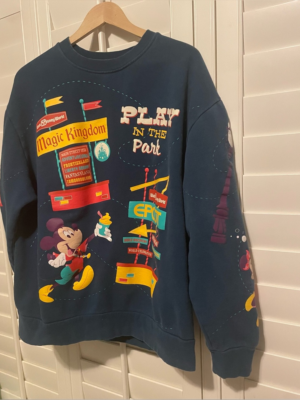 WDW Magic Kingdom “Play in the Park” sweatshirt, size XL